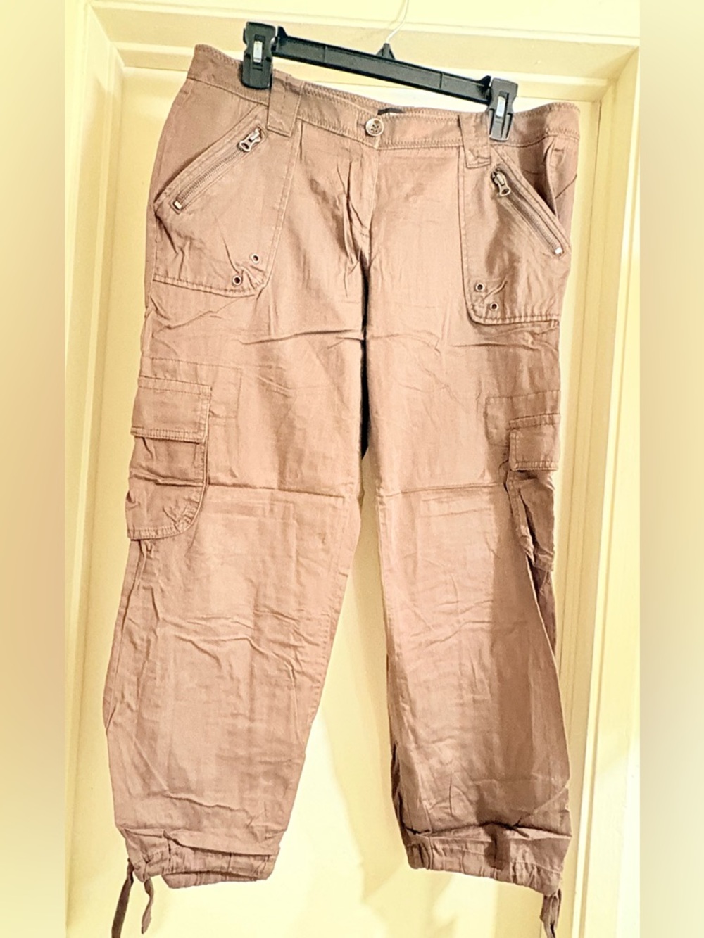 New York & Company Men's Cargo Pants in Light Brown